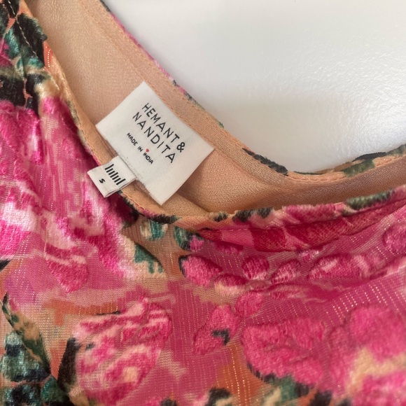 Hemant & Nandita Dress - Picture 5 of 6